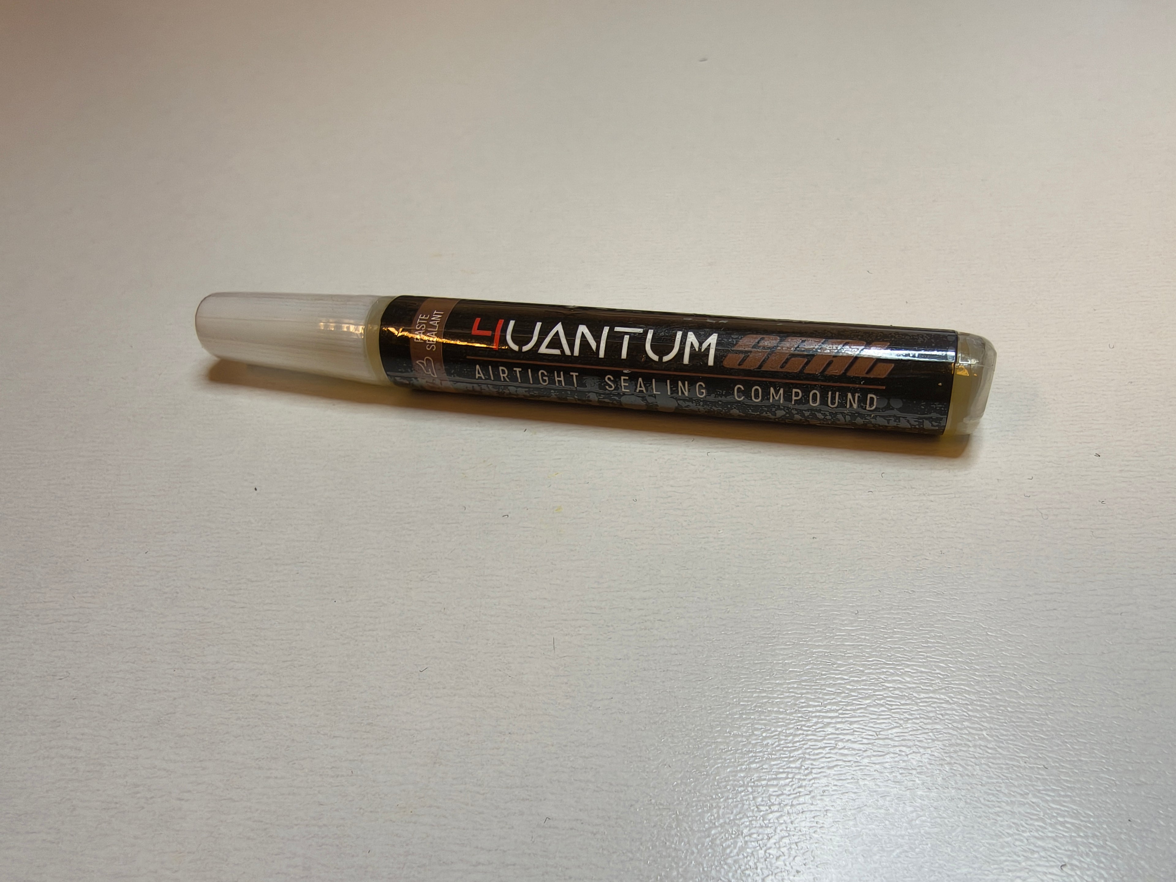 4UANTUM High Viscosity Airtight Sealant Seal kynä