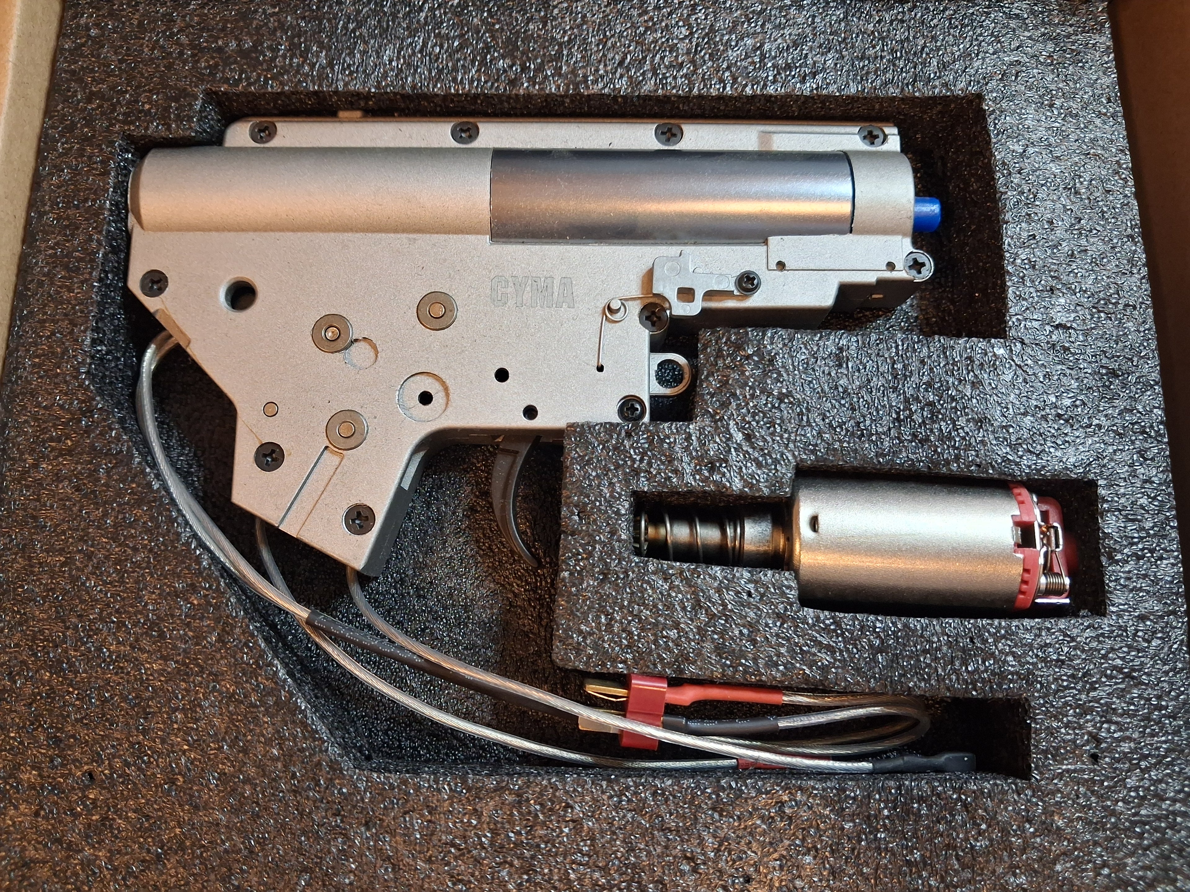 Cyma täydellinen V2 M4 gearbox QD ja high torque moottori